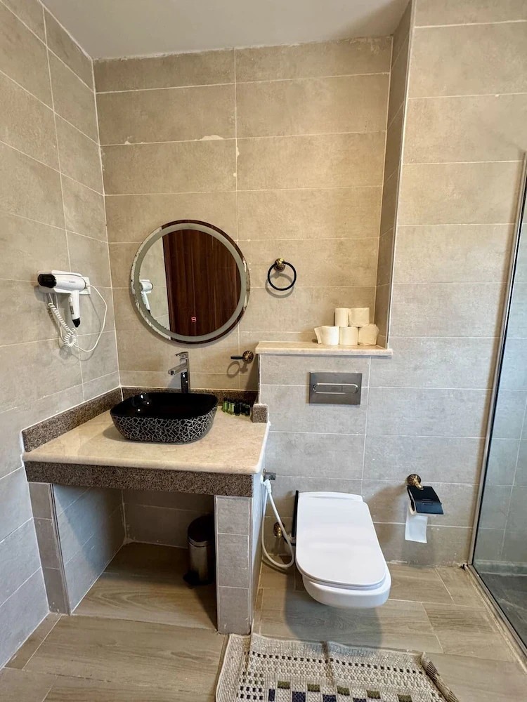 Al-Moudayna Hotel